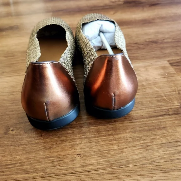 Comfortview Women's The Bethany Slip On Flat - Picture 3 of 5